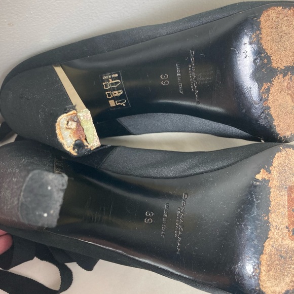 Donna Karan Collection Ballet Slipper-Inspired Black Satin Laceup Heels Shoes 8 - Picture 7 of 11